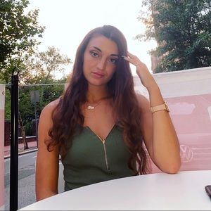 Meet your Posher, Mia